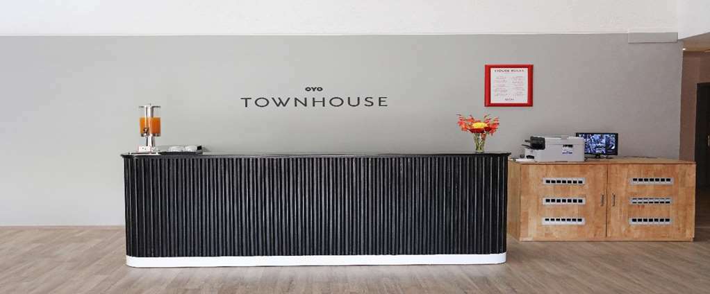 Oyo Townhouse 027 Sector 15 Gurgaon Hotel Tiện nghi bức ảnh