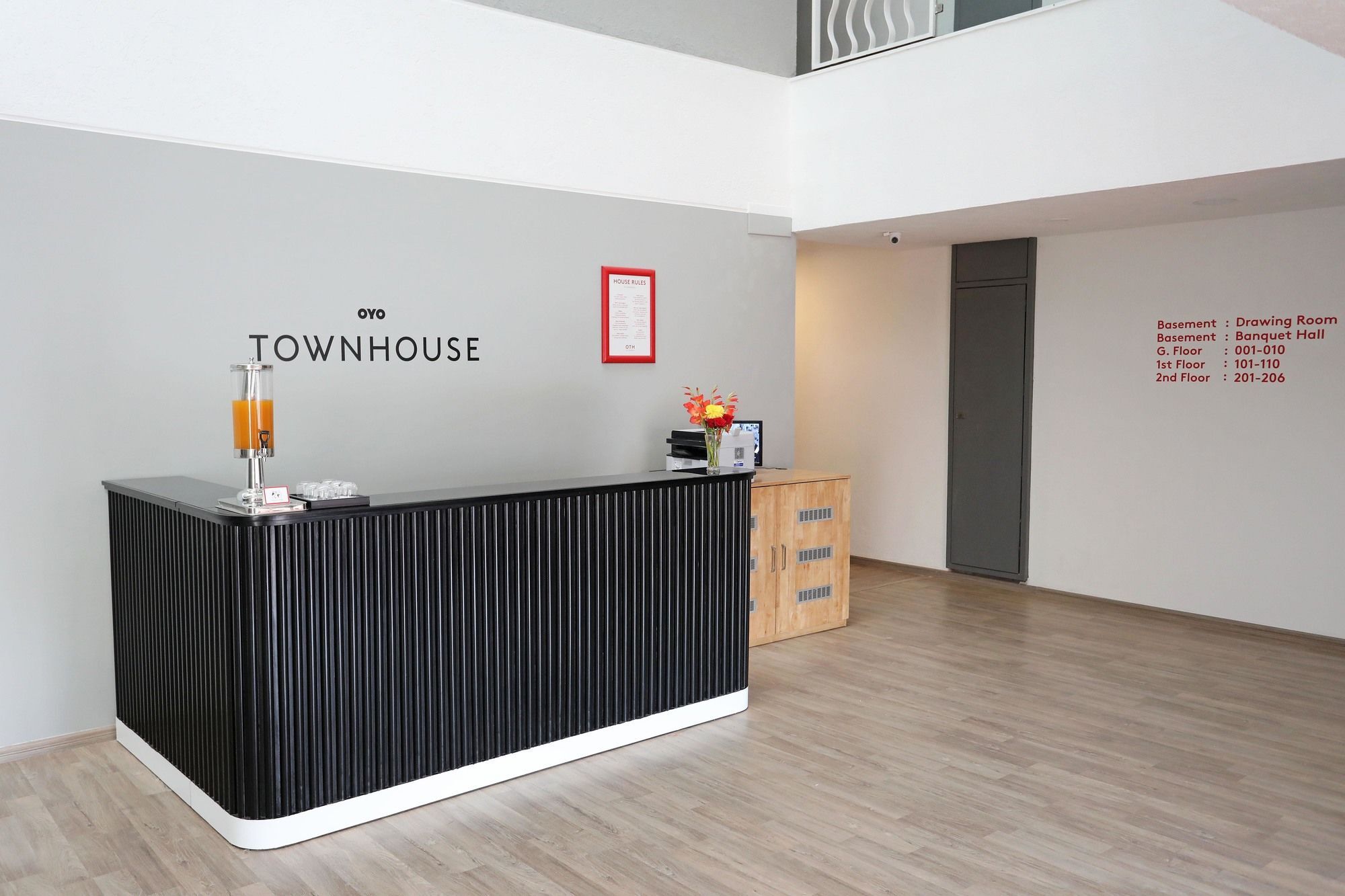 Oyo Townhouse 027 Sector 15 Gurgaon Hotel Ngoại thất bức ảnh